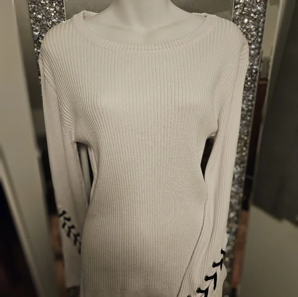 white knitted sweater - Picture 5 of 9